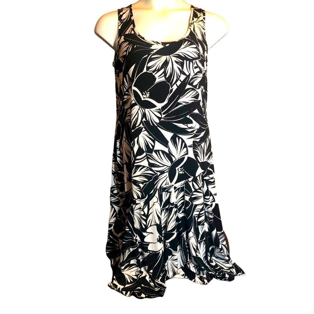 Chico’s Black And White Floral Square Neck Tank Dress Asymmetrical Seam. Size 2